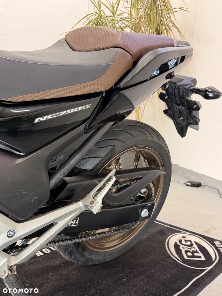 Honda NC - 18