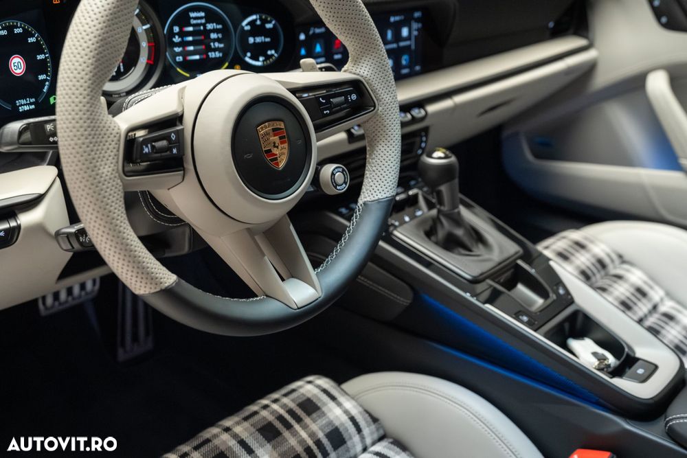 Porsche 992 - 36