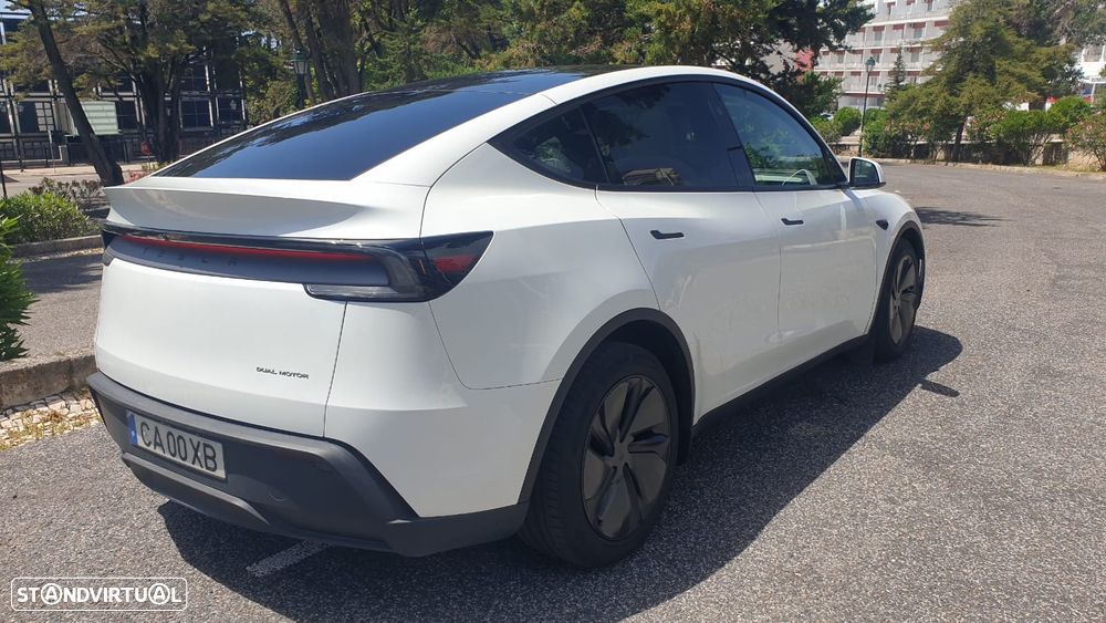 Tesla Model Y Long Range Tração Integral Premium - 24