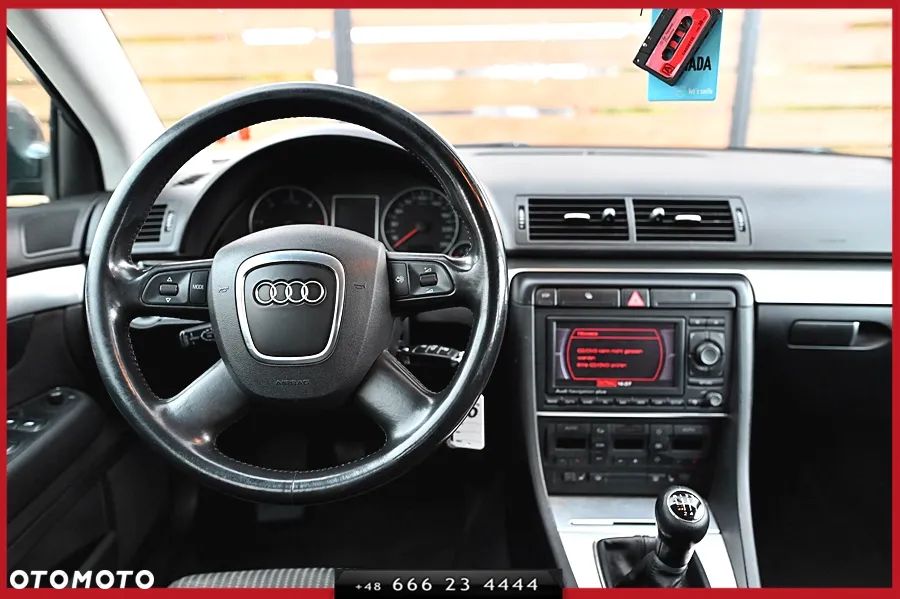 Audi A4 Limousine - 23