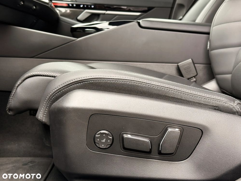 BMW Seria 5 520i - 31