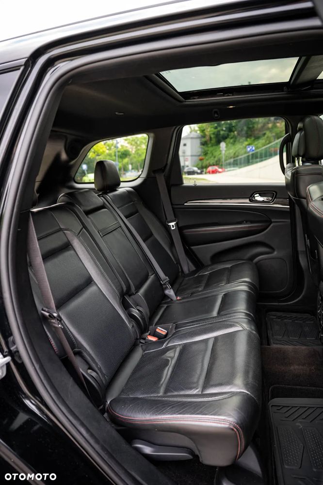 Jeep Grand Cherokee - 22