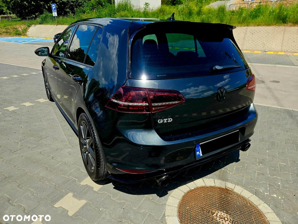 Volkswagen Golf - 17
