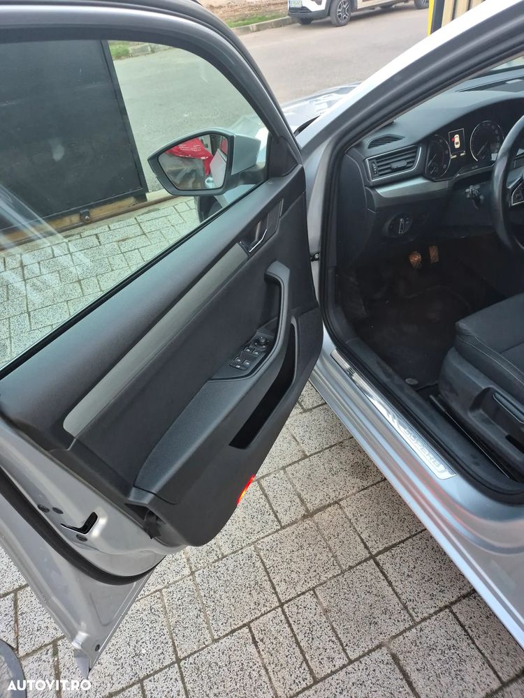 Skoda Superb 2.0 TDI Ambition - 8