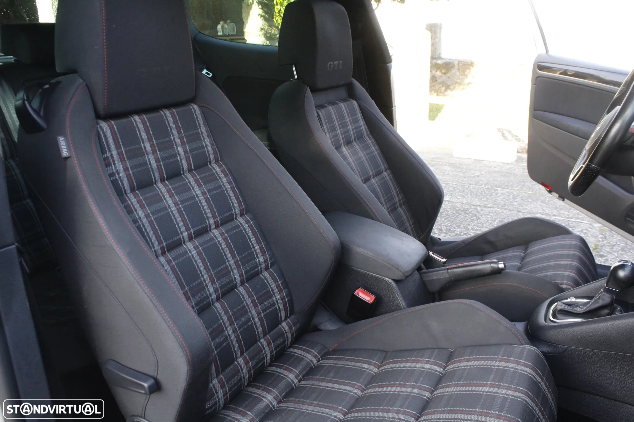 VW Golf 2.0 GTI DSG - 47