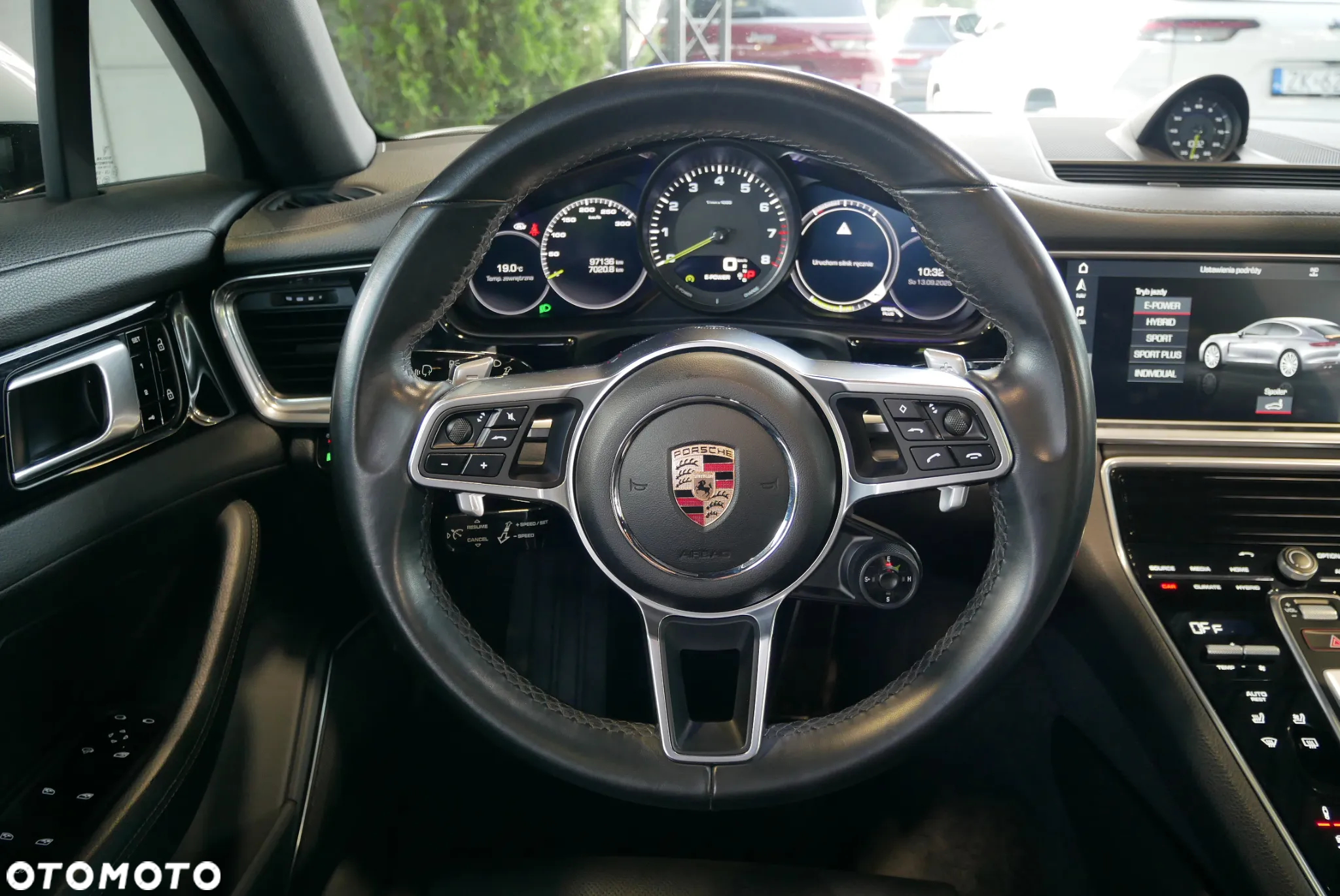 Porsche Panamera - 21