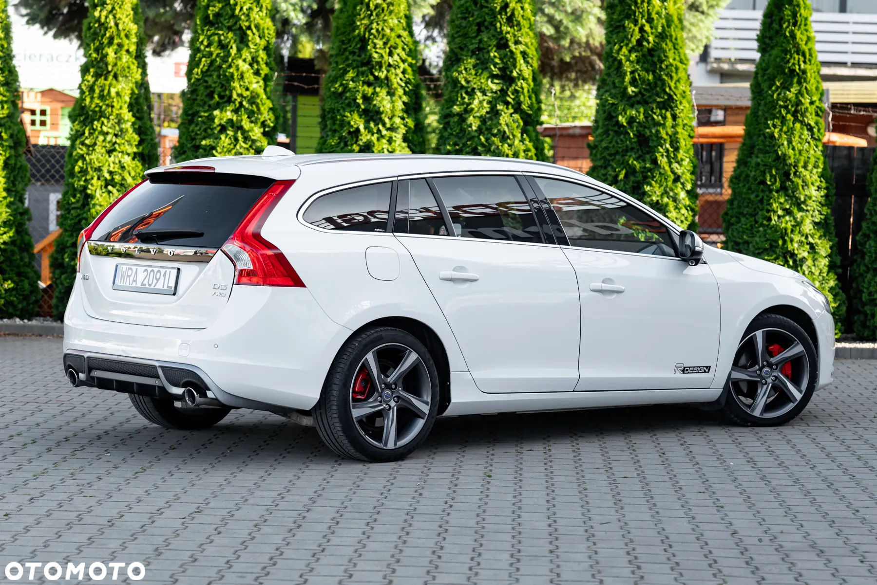 Volvo V60 D5 AWD R-Design - 10
