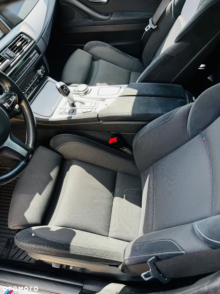 BMW Seria 5 520d xDrive - 28