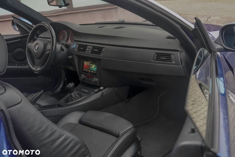 BMW Seria 3 325i - 25