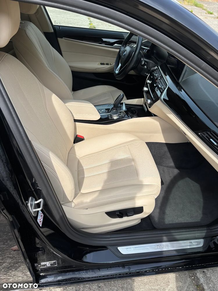 BMW Seria 5 520d xDrive - 12