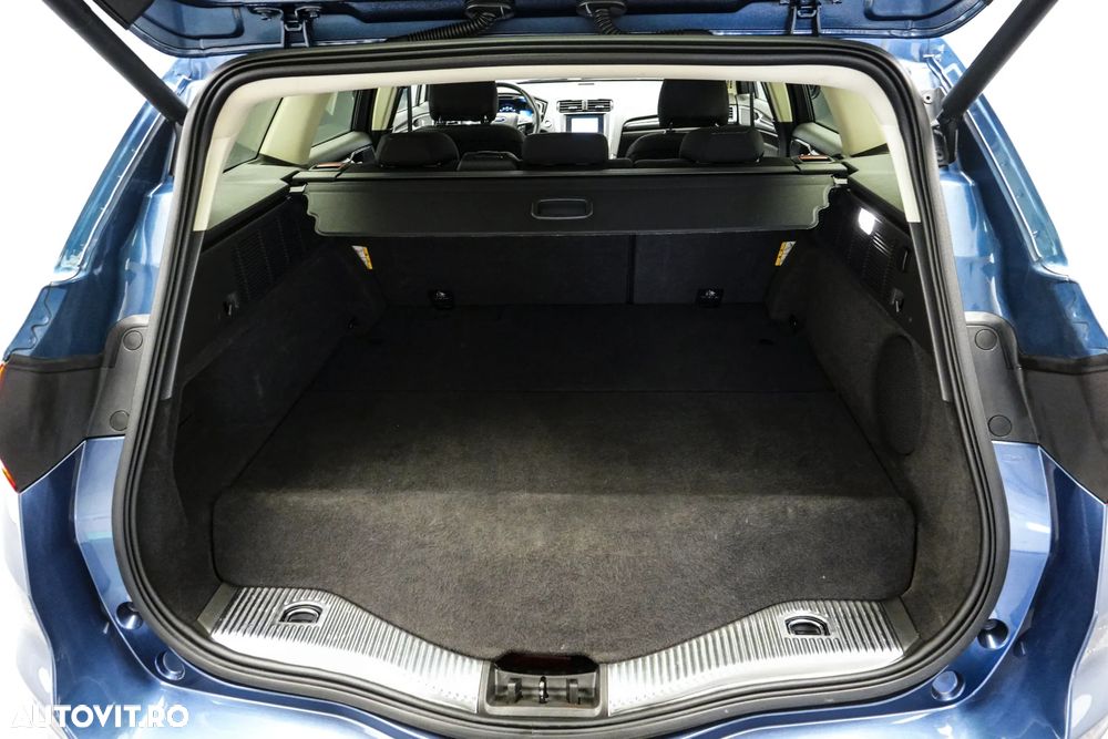 Ford Mondeo 2.0 HEV Titanium - 29