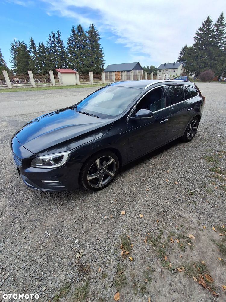 Volvo V60 D2 R-Design - 27