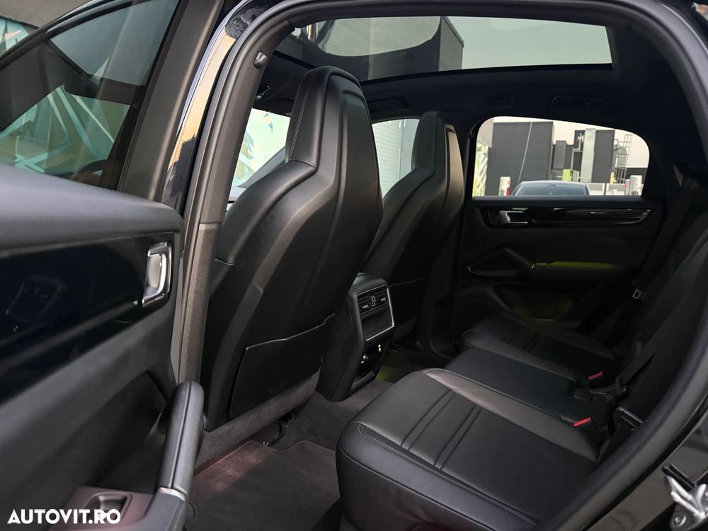 Porsche Cayenne Coupe Standard - 9