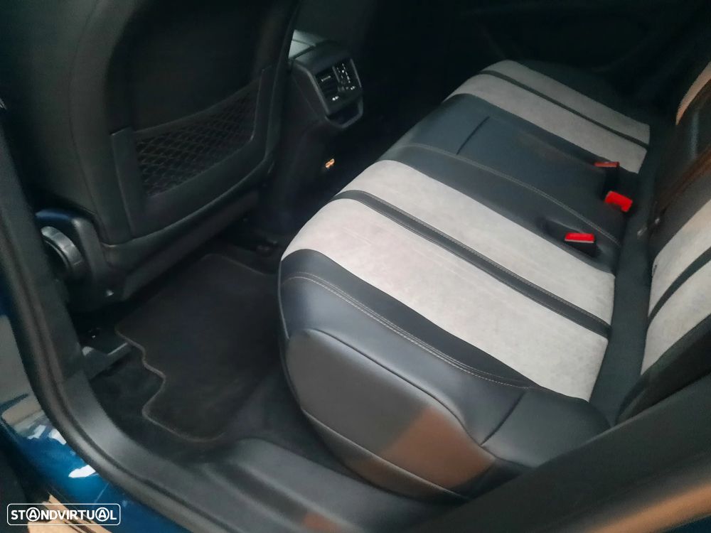 Peugeot 3008 1.6 Hybrid4 GT e-EAT8 - 27