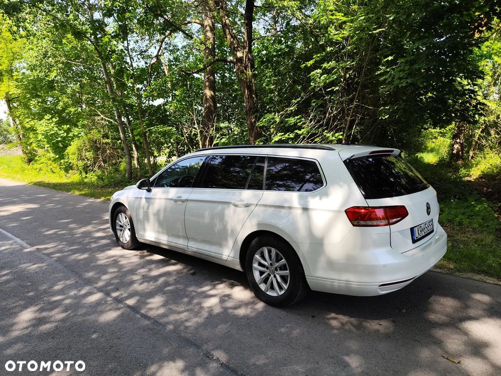 Volkswagen Passat 2.0 TDI (BlueMotion Technology) Comfortline - 14