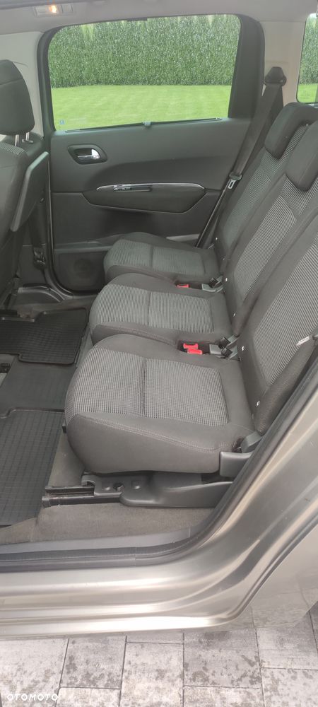 Peugeot 5008 2.0 HDi Family 7os - 8
