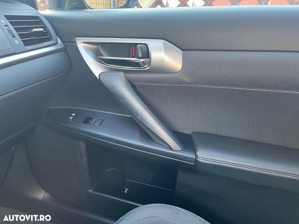 Lexus CT 200h Limited Edition - 28