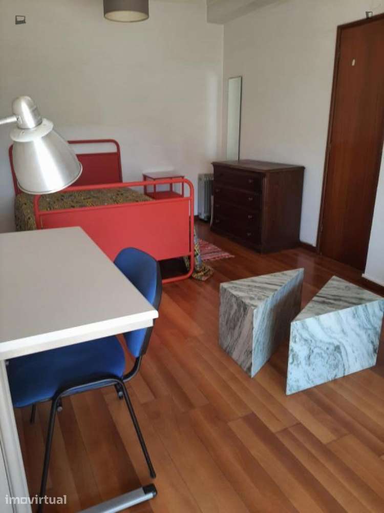 Quarto - localizado em Casal do Bispo Coimbra - Grande imagem: 5/20