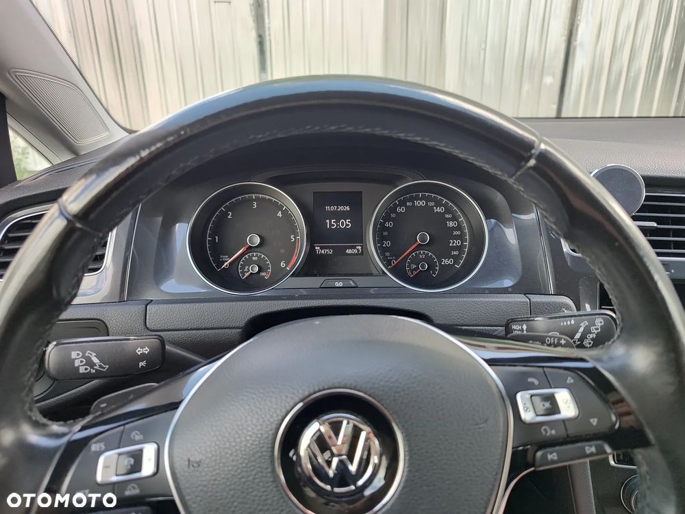 Volkswagen Golf - 15