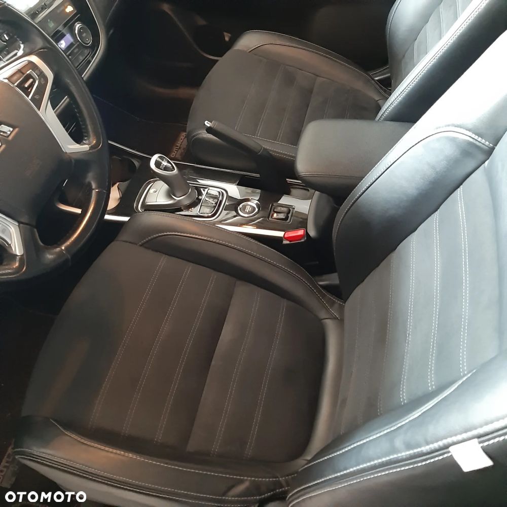 Mitsubishi Outlander - 12