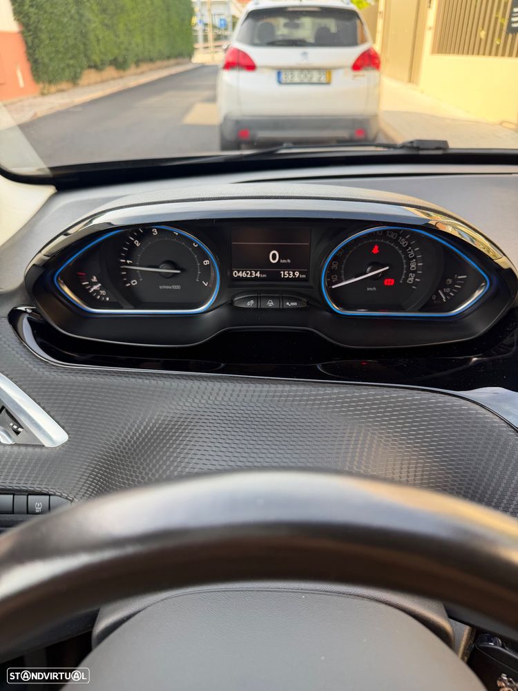 Peugeot 2008 1.2 PureTech Style - 3