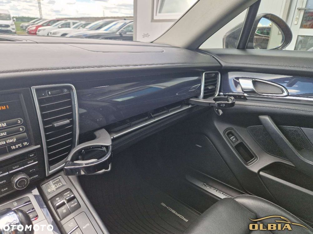 Porsche Panamera - 38