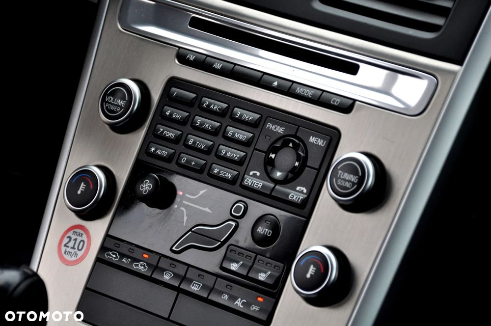 Volvo XC 60 2.4D Momentum - 36