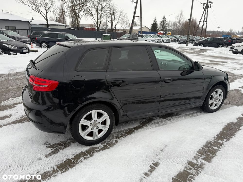 Audi A3 Sportback 1.6 TDI DPF S line Sportpaket - 12