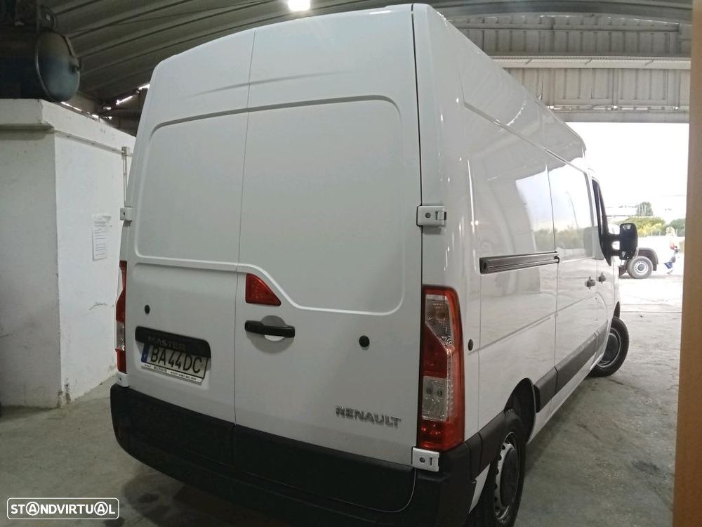 Renault MASTER III 2.3 dCi L2H2 3.5T - 3