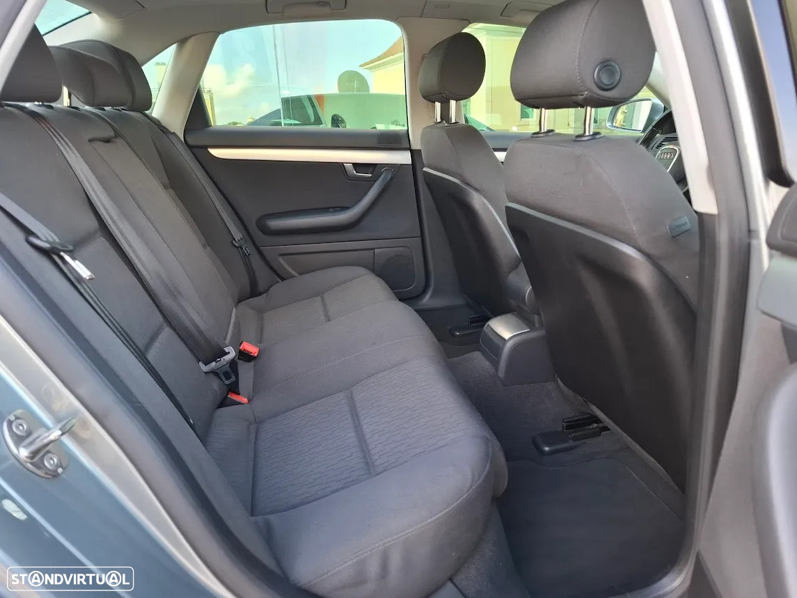 Audi A4 2.0 TDI S-line - 31