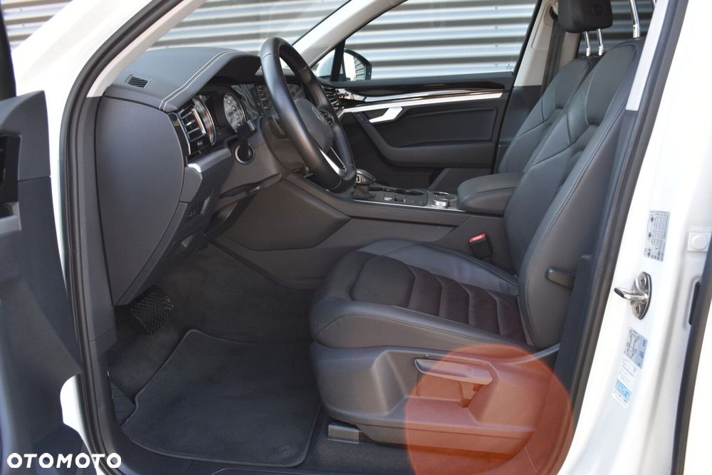 Volkswagen Touareg - 33