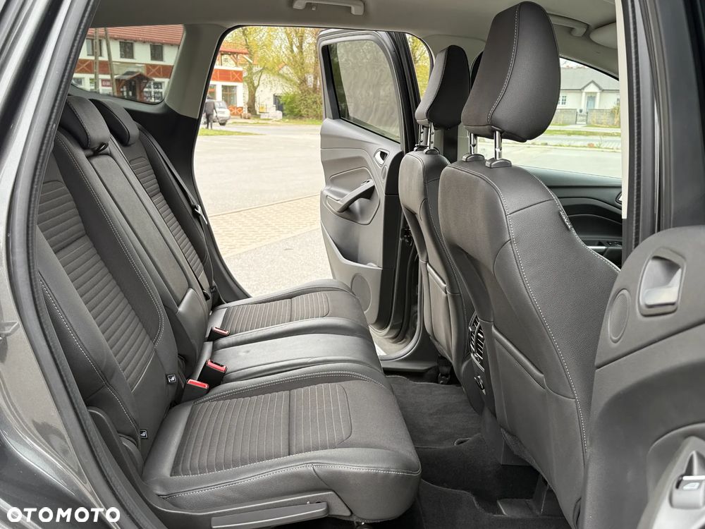 Ford Kuga - 27