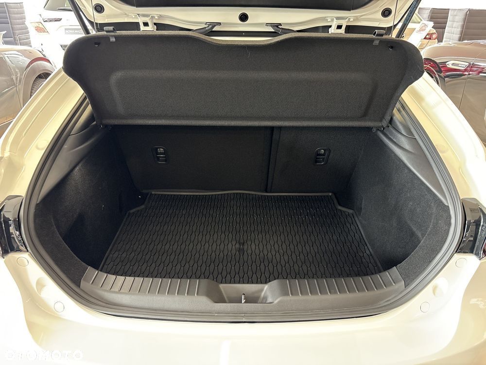 Mazda 3 2.0 mHEV Centre-Line - 8