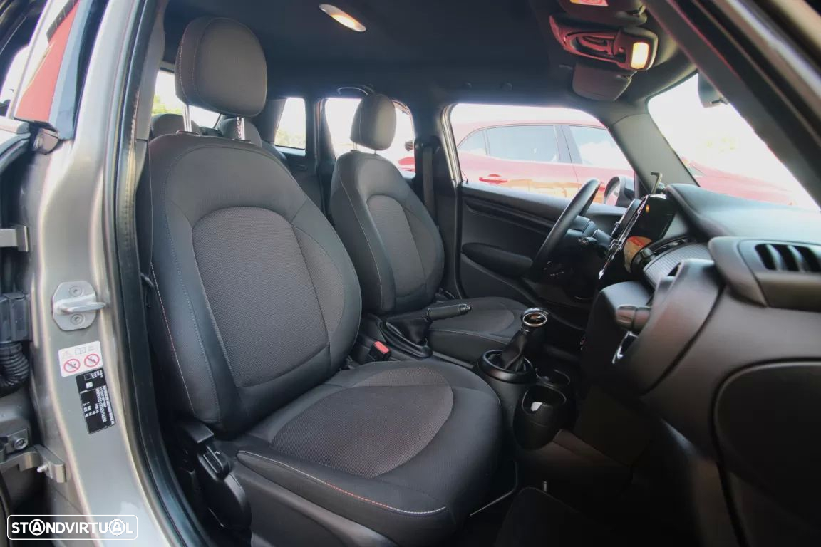 MINI 5 Portas Cooper Aut. - 24