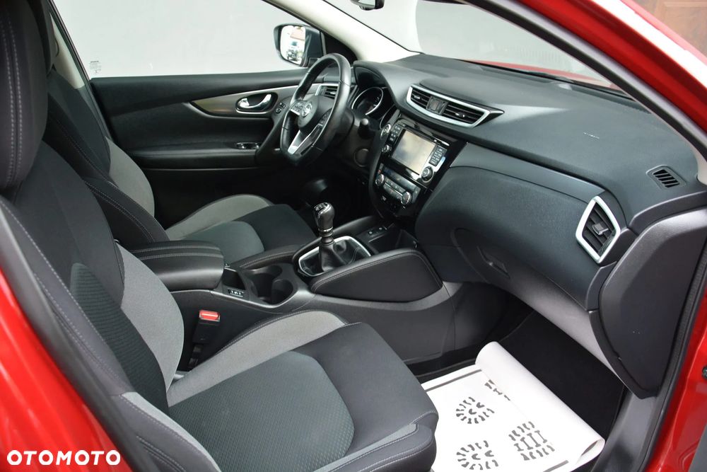 Nissan Qashqai 1.3 DIG-T AKARI - 17
