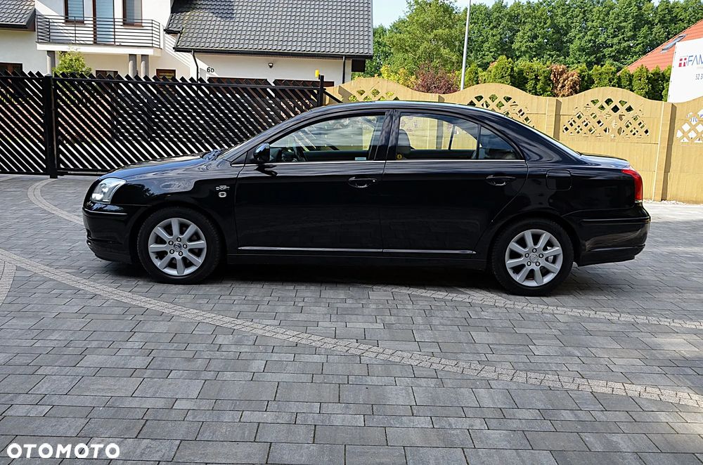 Toyota Avensis 2.2 D-4D Prestige - 2