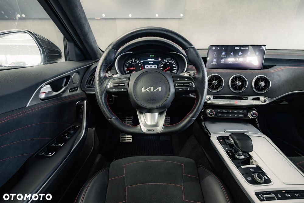 Kia Stinger 3.3 T-GDI V6 GT AWD - 11