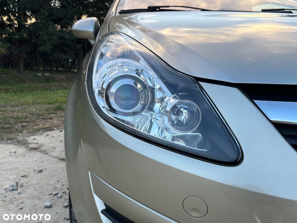 Opel Corsa 1.4 16V Cosmo - 16