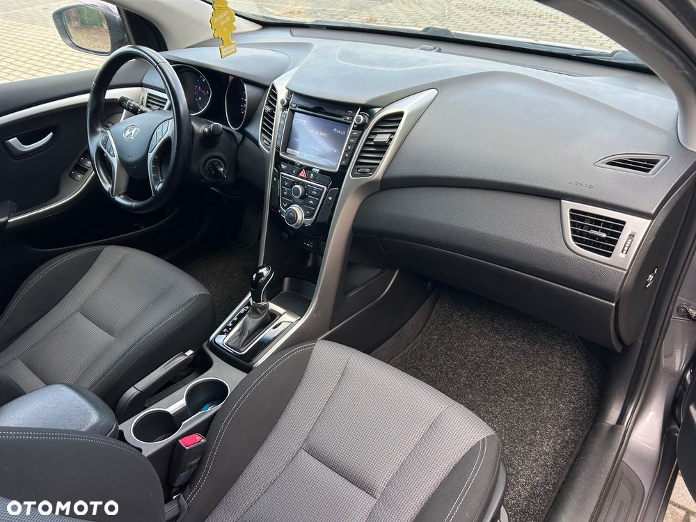 Hyundai i30 1.6 CRDI Fifa World Cup Edition - 16