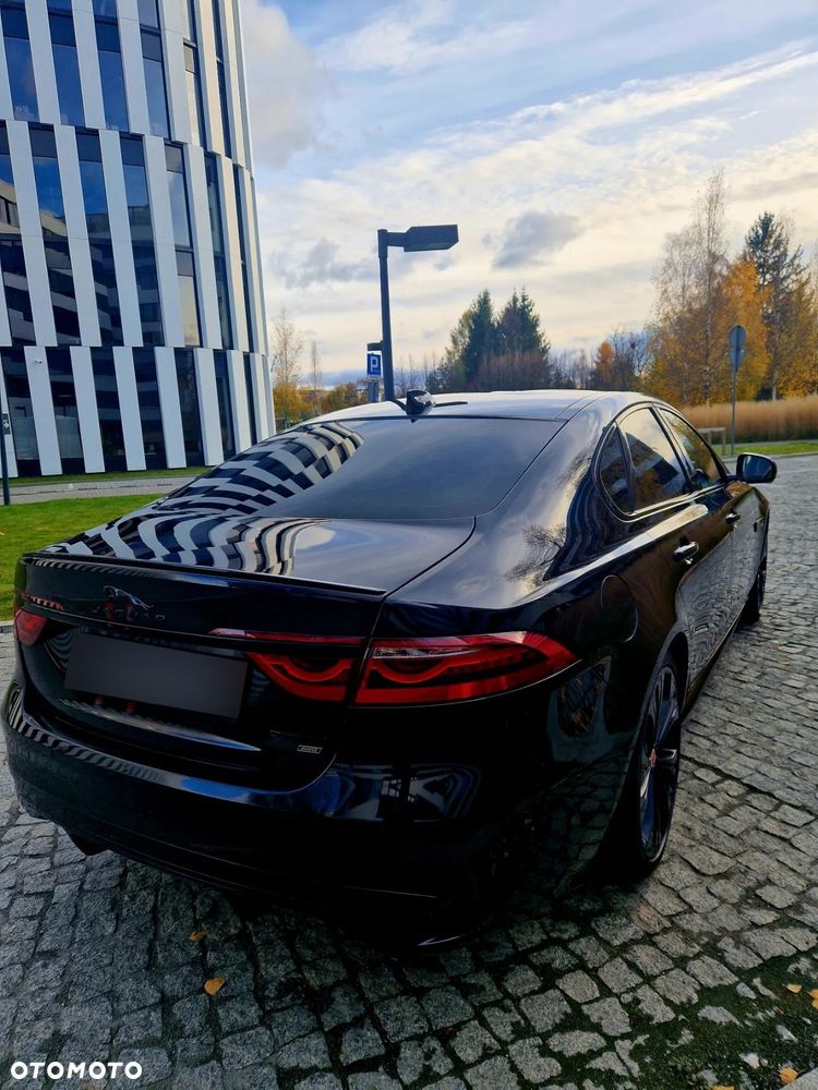 Jaguar XF P300 AWD R-Dynamic SE - 7