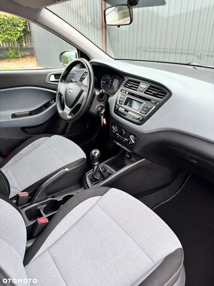 Hyundai i20 blue 1.2 Classic - 16