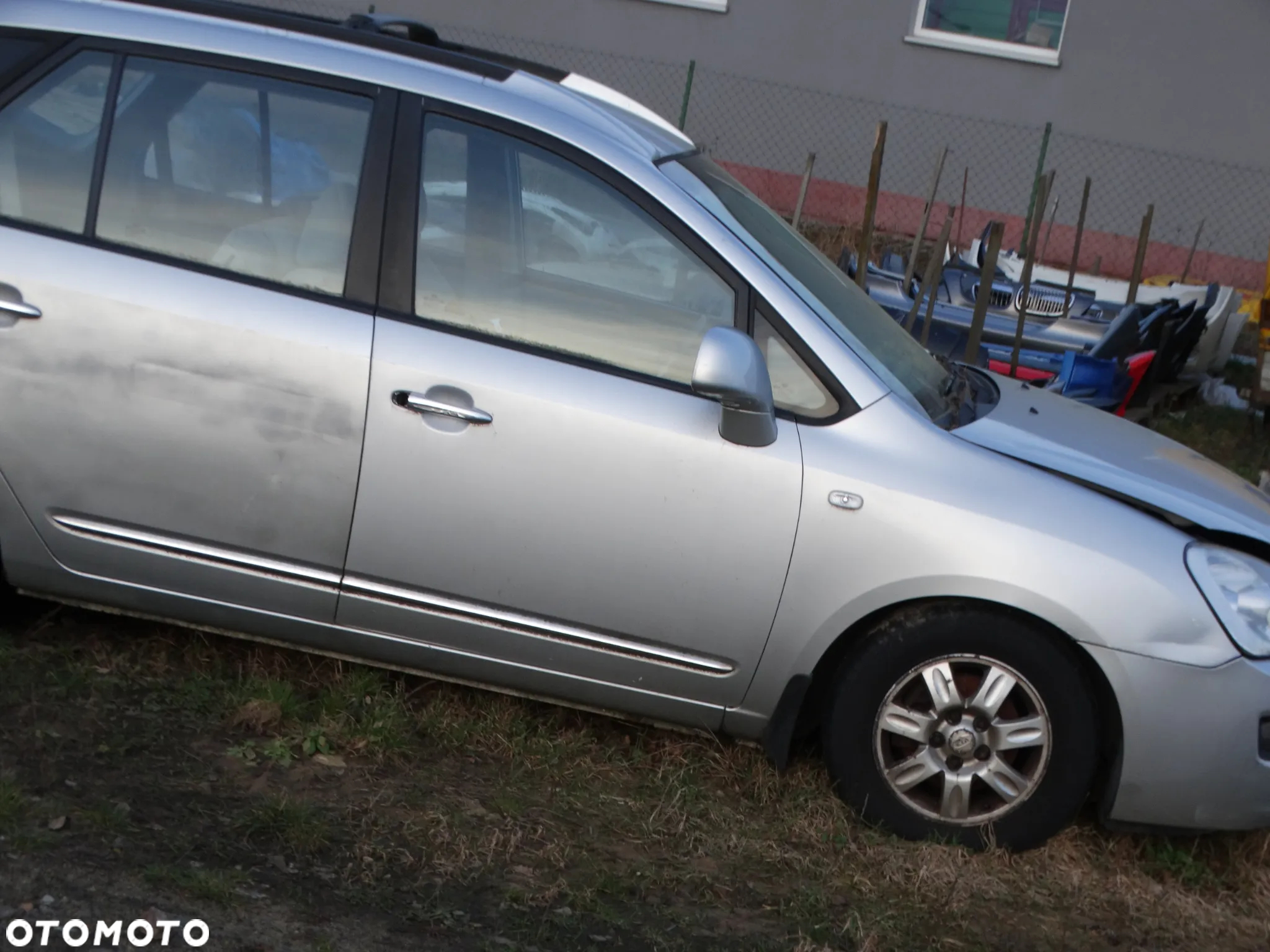 Kia Carens 3 III Srebrna kolor 7S Maska Drzwi Klapa Zderzak Relingi Poprzeczki Bagażnik Zderzak - 2