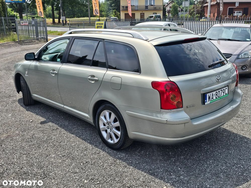 Toyota Avensis - 4
