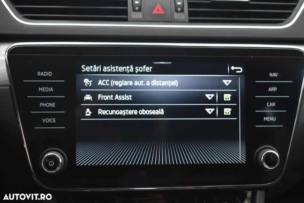 Skoda Superb 2.0 TDI DSG Ambition - 12