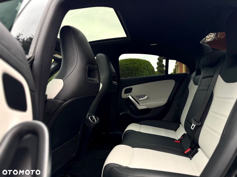 Mercedes-Benz CLA 200 AMG Line 7G-DCT - 12