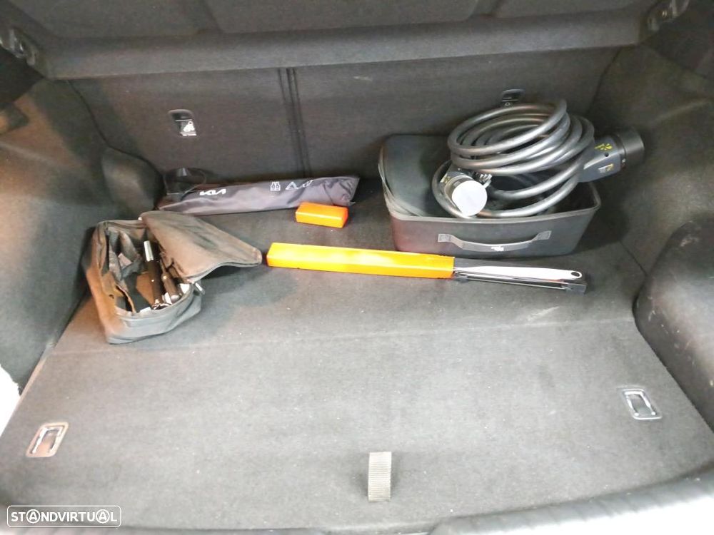 Kia XCeed 1.6 GDi PHEV Drive - 11