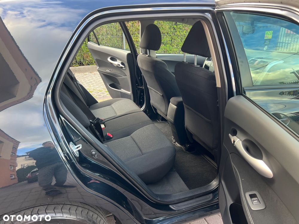 Toyota Auris 1.8 HSD Luna - 17