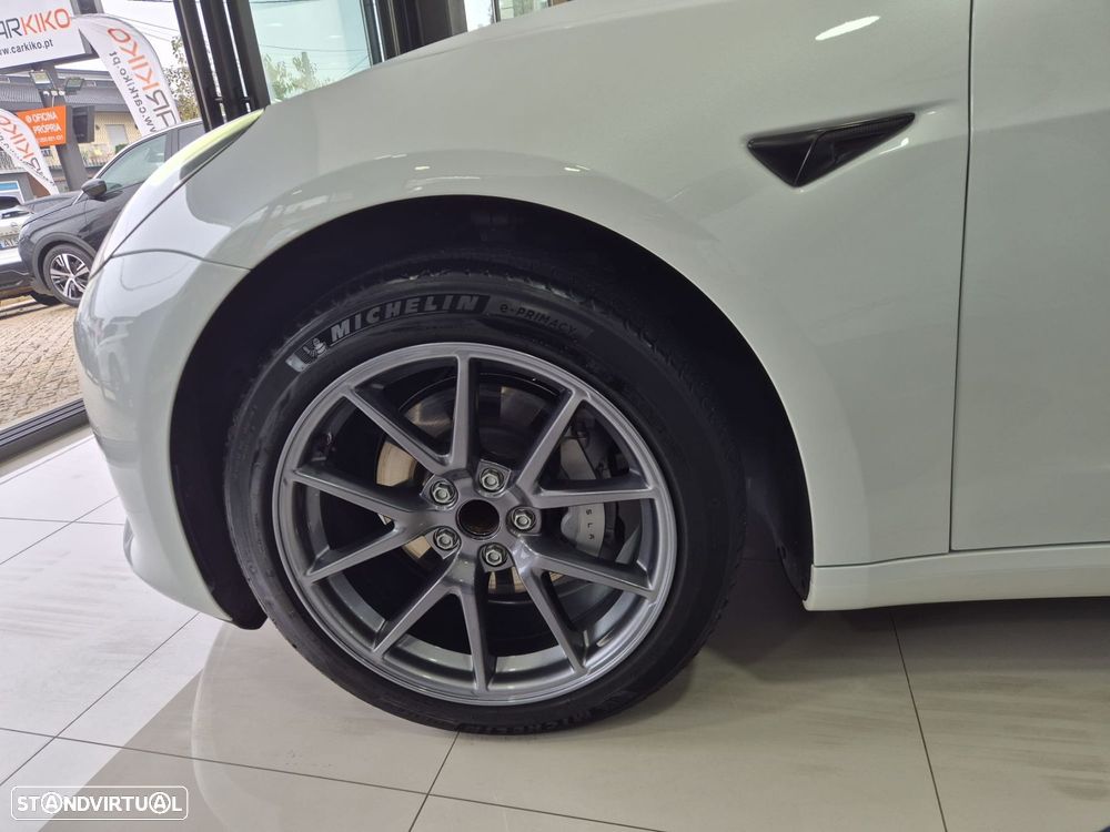 Tesla Model 3 Long Range Tração Traseira - 9