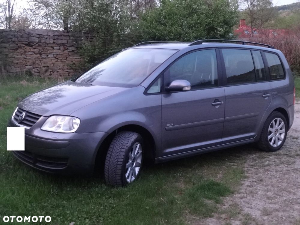 Volkswagen Touran 1.6 FSI Trendline - 1
