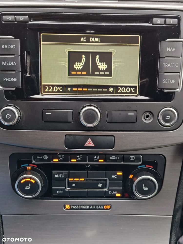 Volkswagen Passat 2.0 TDI Comfortline - 11